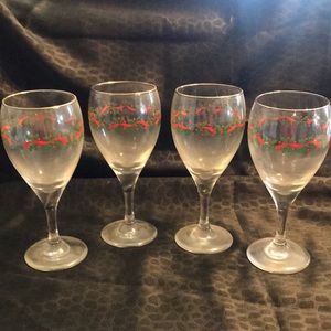 Vintage Christmas Mistletoe Wine Glasses -set of 4